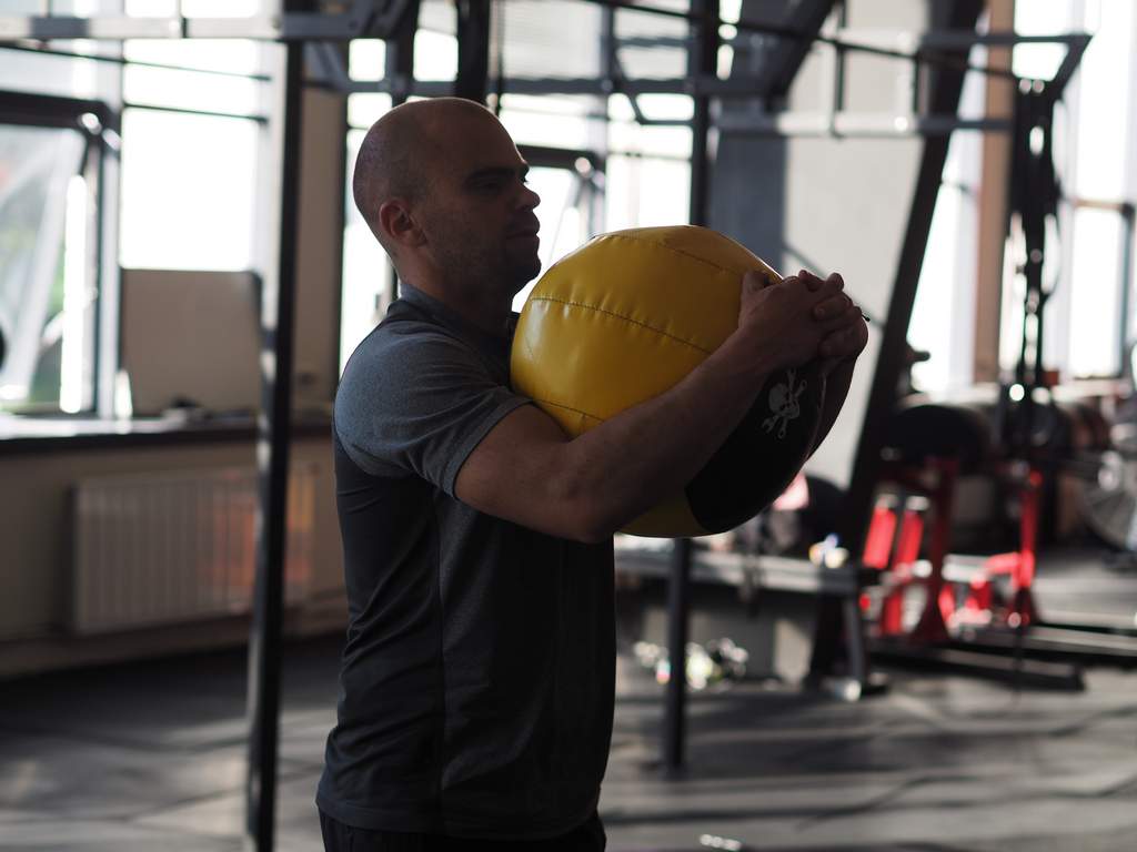 In partners lunges wall ball pull ups CrossFit Serdika Кросфит в